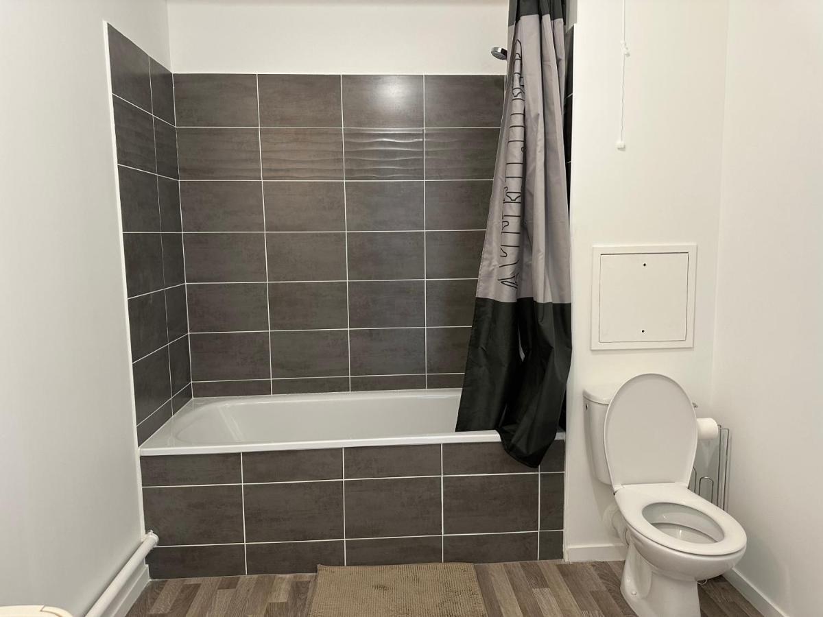 Agreable 2 Pieces Avec Balcon Et Parking Transports By Immo Kit Bnb Sarcelles Exterior photo