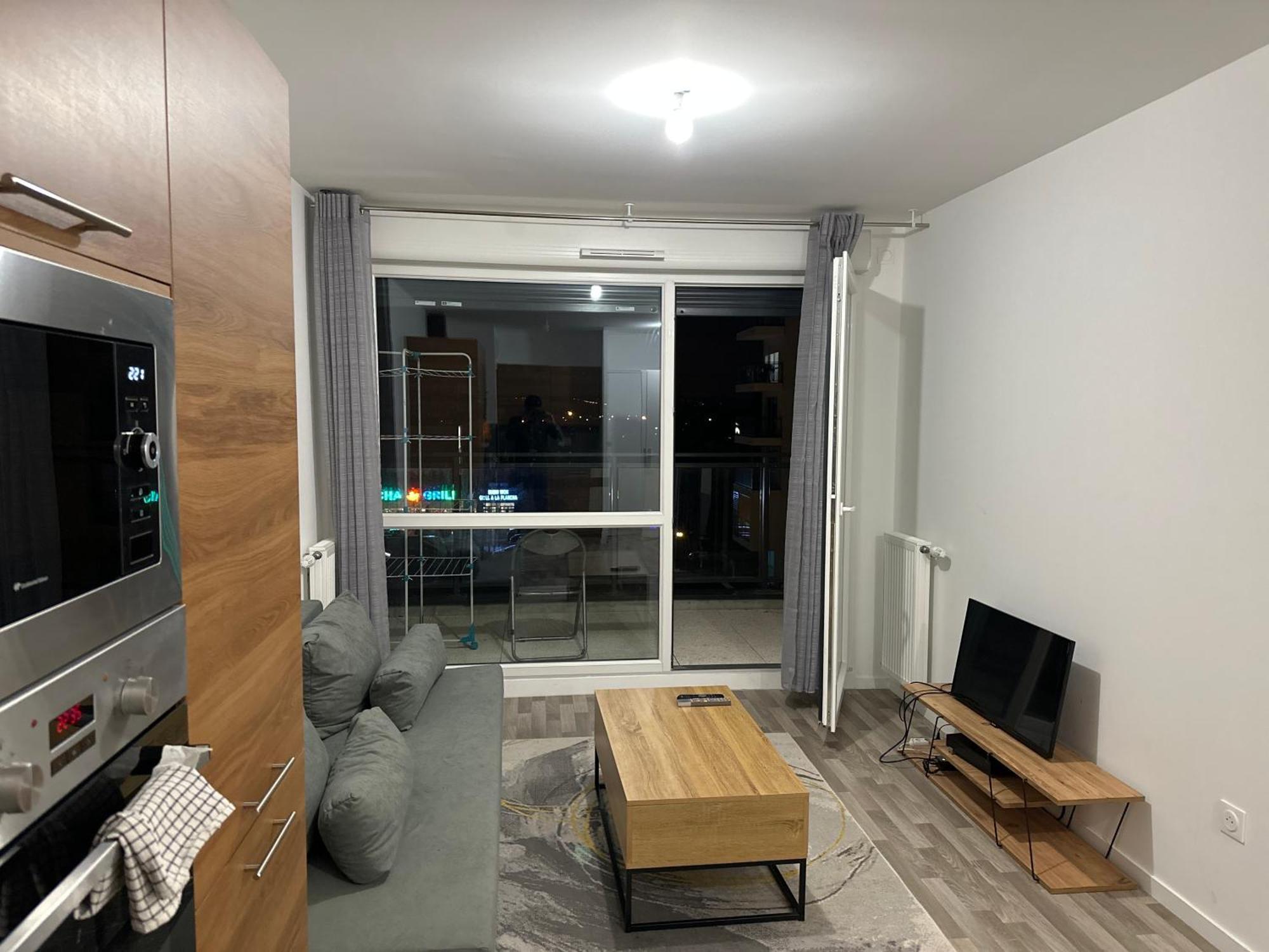 Agreable 2 Pieces Avec Balcon Et Parking Transports By Immo Kit Bnb Sarcelles Exterior photo